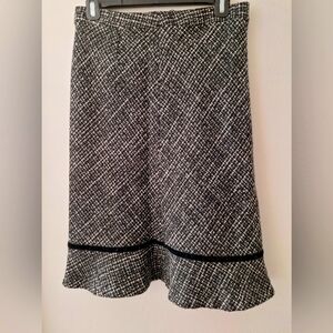 NEW BLACK AND WHITE FULLY LINED WOOL SKIRT